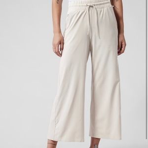 Athleta Avenue Wide Leg Cropped Pants